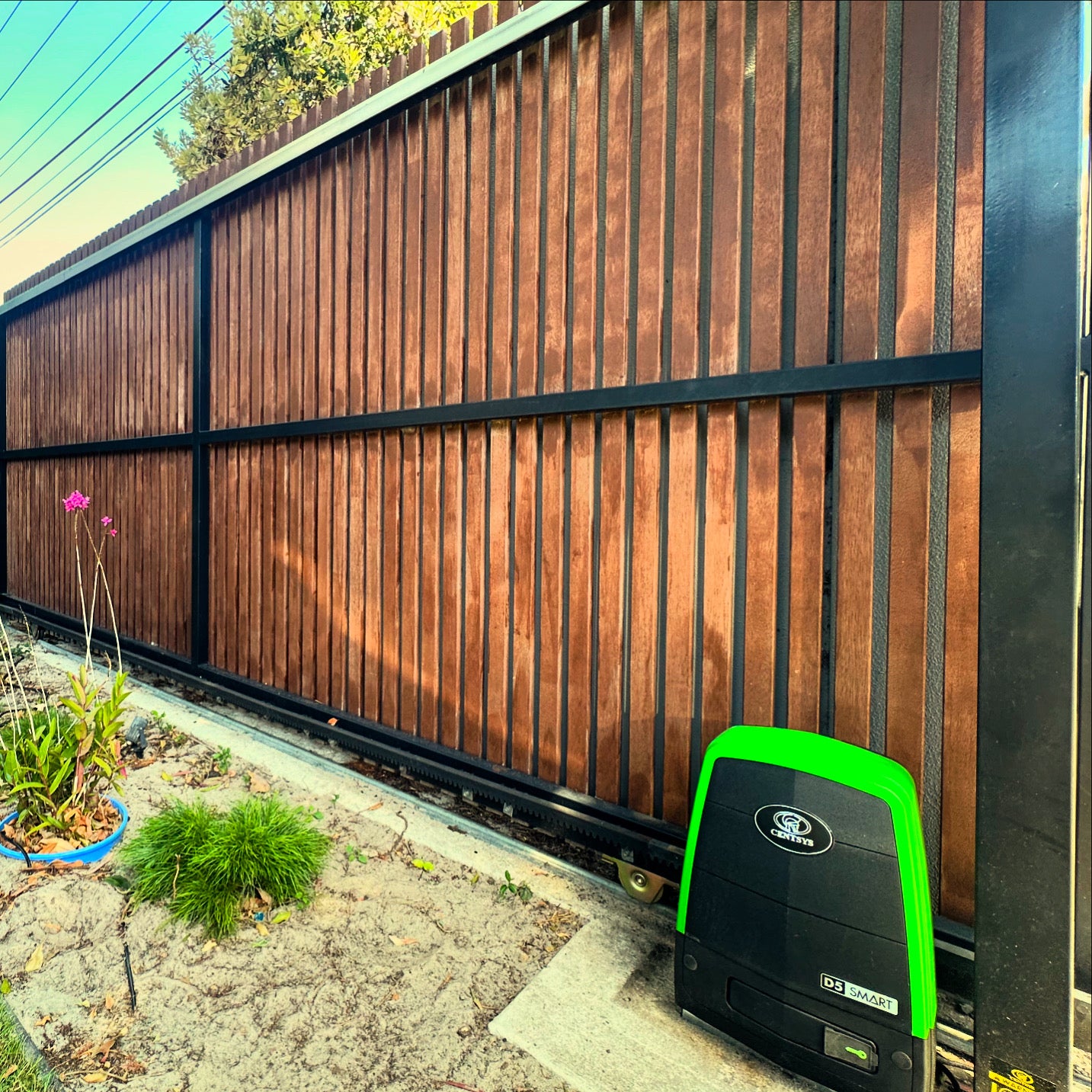 Centsys Solar D5 Evo Smart Sliding Gate Motor Kit - Powered Gates Australia