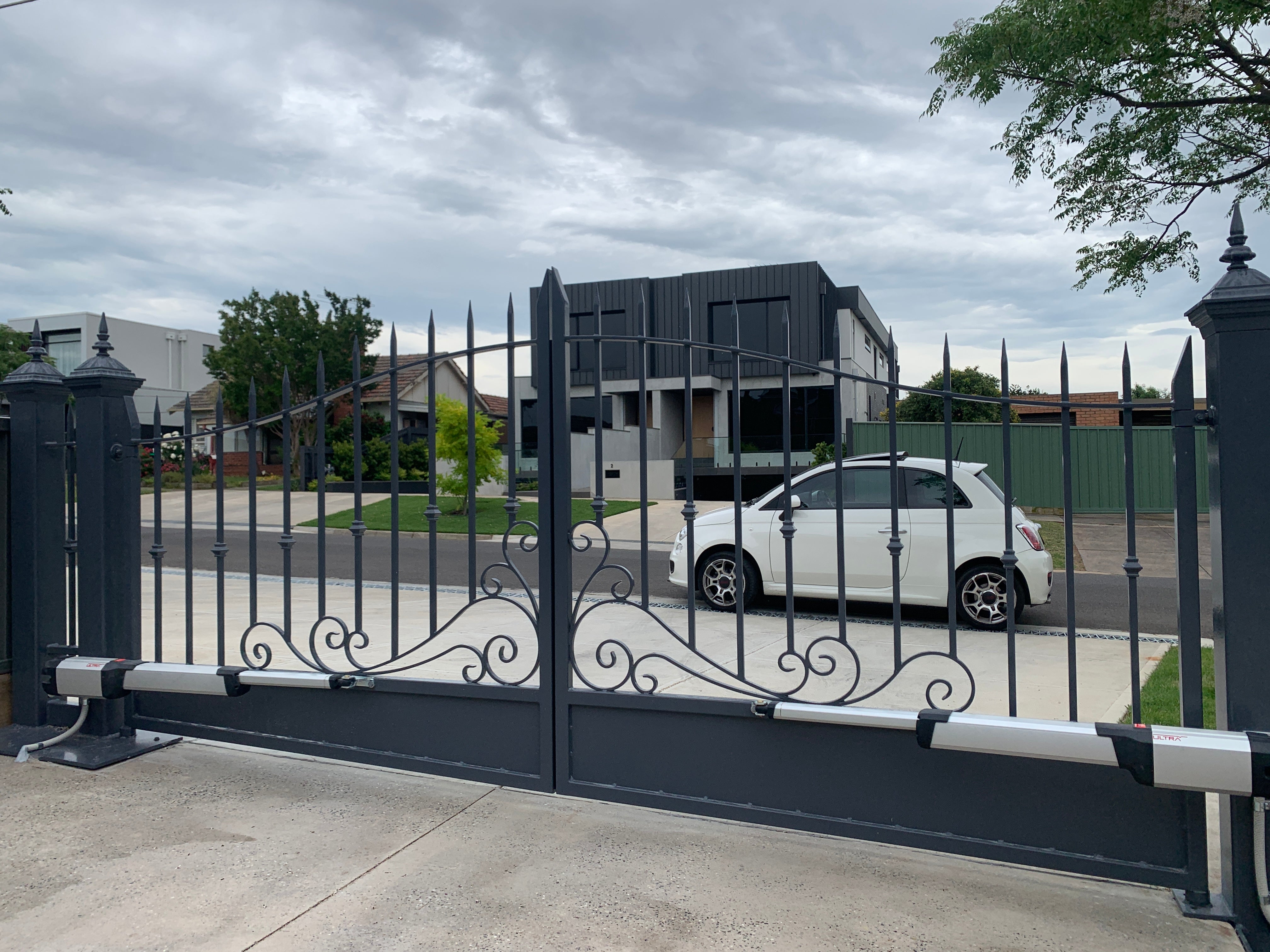 BFT Gate Motor Kit For Swing Gate - Kustos Double A25 - Powered Gates Australia